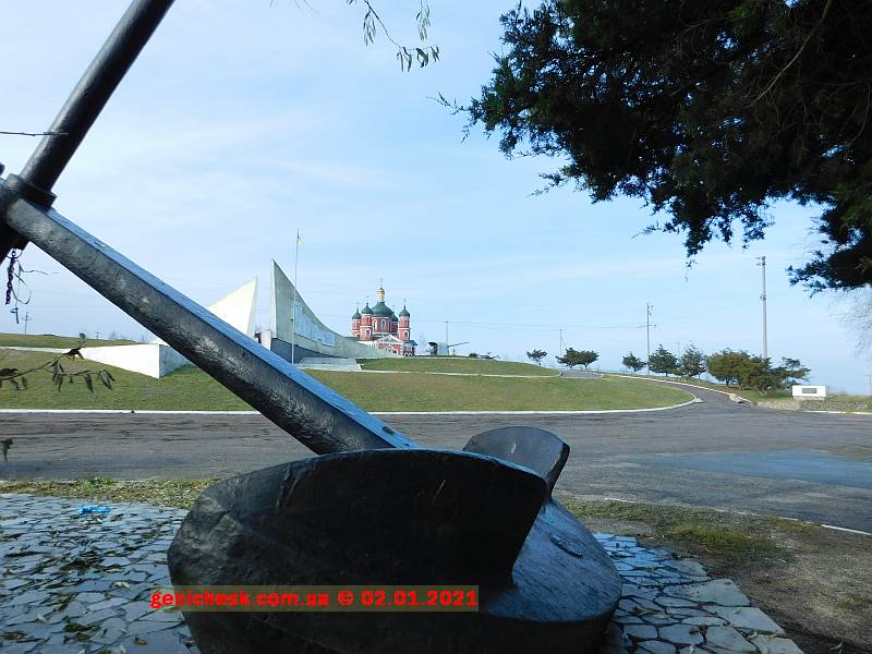 Генгорка Арабатская стрелка. Мемориальный комплекс на въезде в поселок Геническая Горка